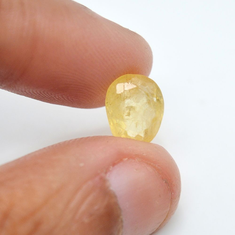 Ratti Carat Certified Natural Ceylon Sri Lanka Yellow Sapphire  (Pukhraj) at Wholesale Rate (Rs 2000/Carat)