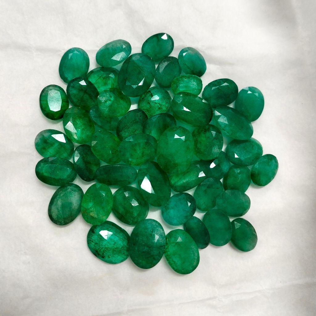 Natural Emerald Oval Shape Fine Quality Loose Gemstone at Wholesale Rates (Rs 60/Carat)