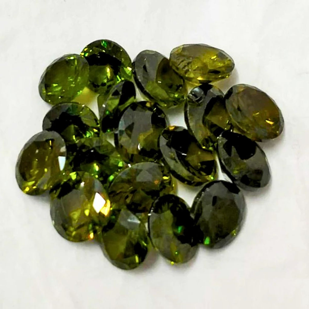 Created Green Cubic Zircon Round Shape Fine Quality Loose Gemstone at Wholesale Rates (Rs 4/Carat)