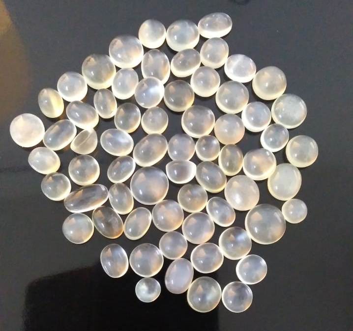 Natural Transparent Moonstone Cabochon Oval Shape Fine Quality Loose Gemstone at Wholesale Rates (Rs 50/Carat)