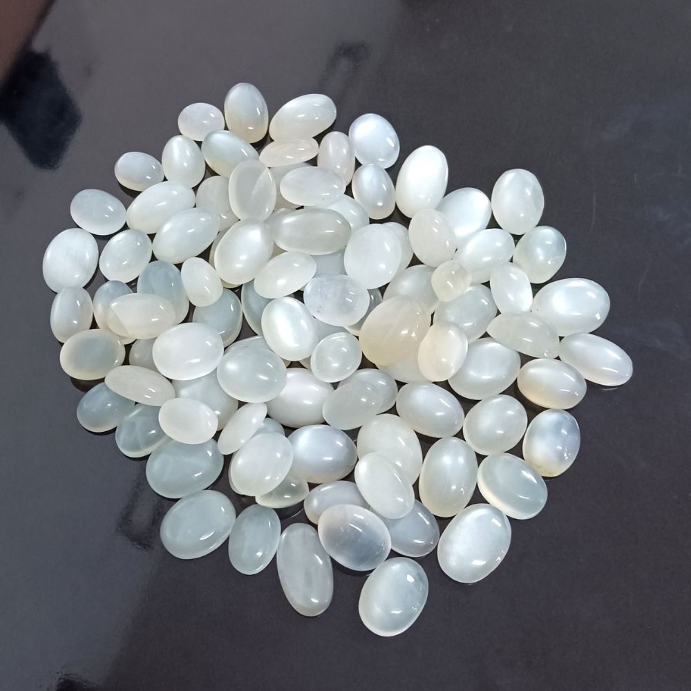 Natural White Moonstone Cabochon Oval Shape Fine Quality Loose Gemstone at Wholesale Rates (Rs 30/Carat)