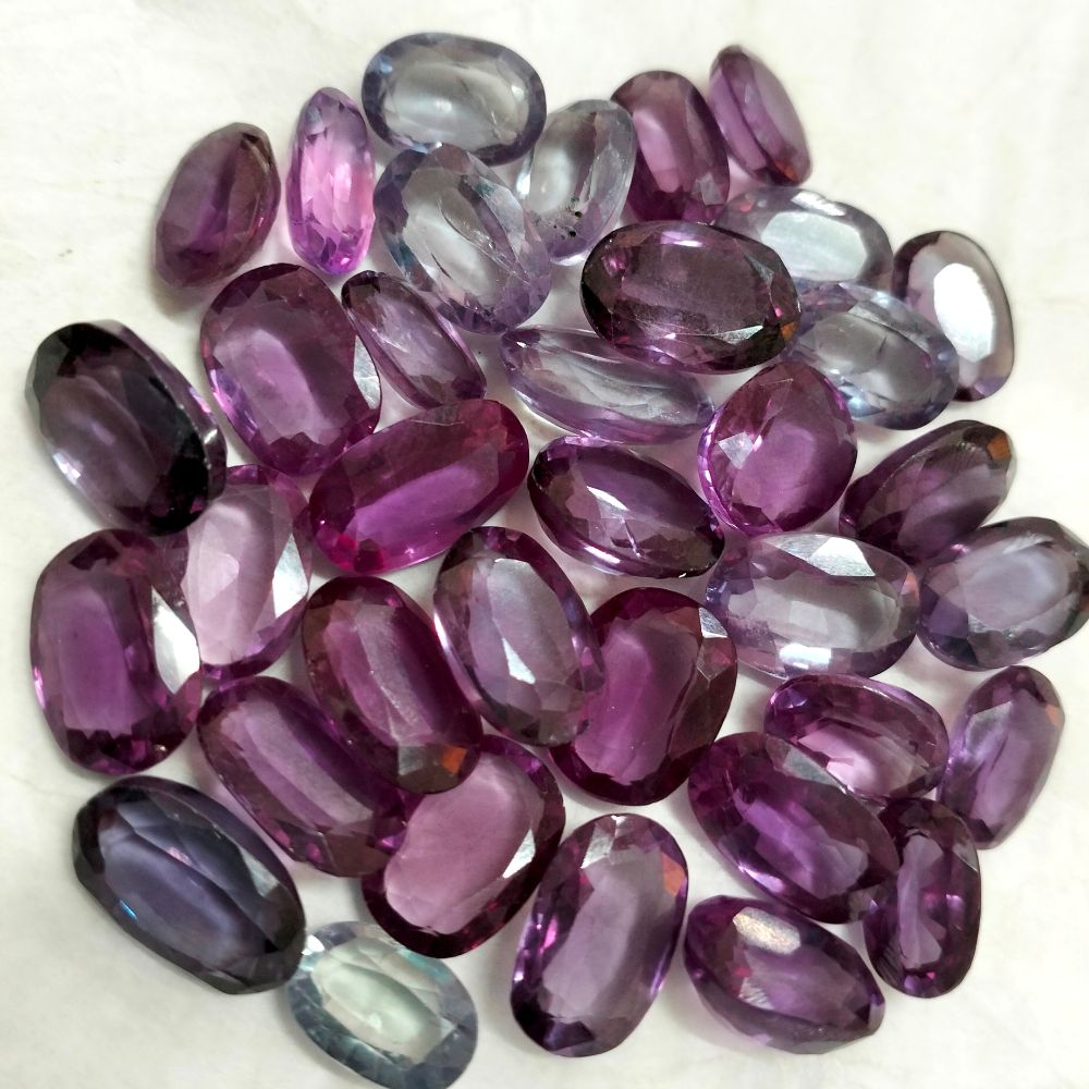 Lab Created Alexandrite Oval Shape Fine Quality Loose Gemstone at Wholesale Rates (Rs 30/Carat)