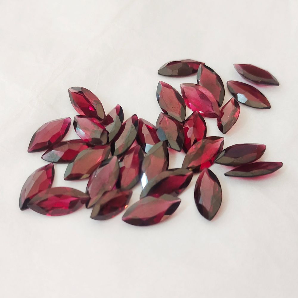 Natural Red Garnet Marquise Shape Fine Quality Loose Gemstone at Wholesale Rates (Rs 75/Carat)