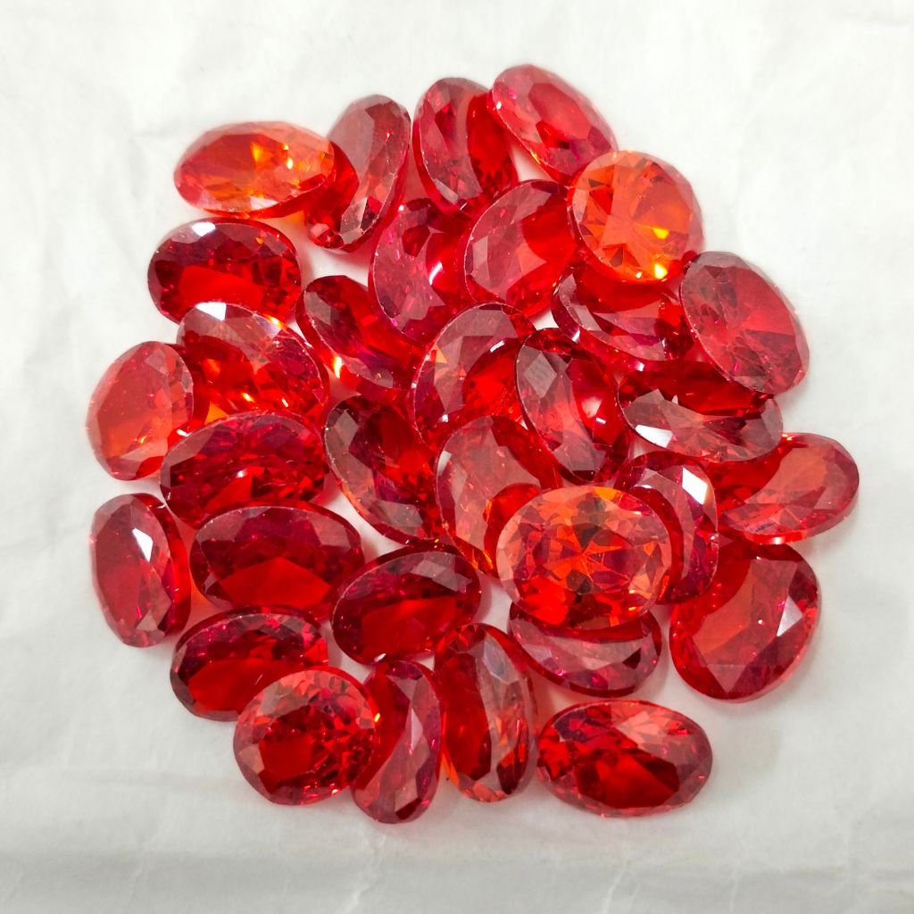 Created Red Cubic Zircon Oval Shape Fine Quality Loose Gemstone at Wholesale Rates (Rs 4/Carat)