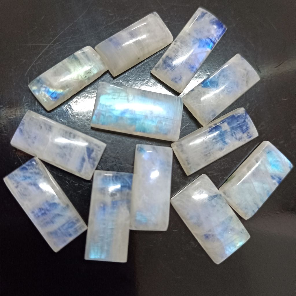 Natural Rainbow Moonstone Cabochon Rectangle Shape Fine Quality Loose Gemstone at Wholesale Rates (Rs 40/Carat)