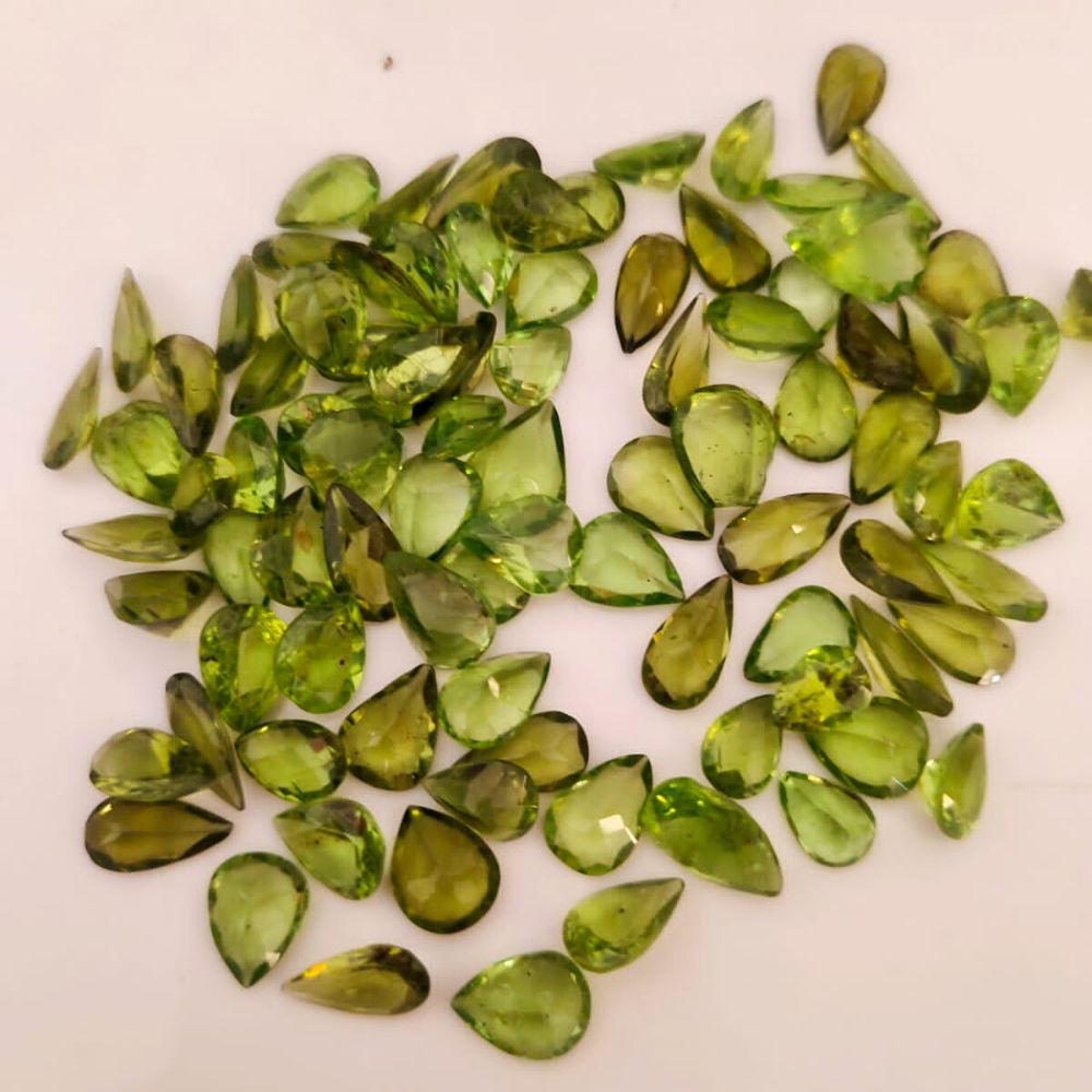 Natural Peridot Faceted Pear Shape Fine Quality Loose Gemstone at Wholesale Rates (Rs 200/Carat)