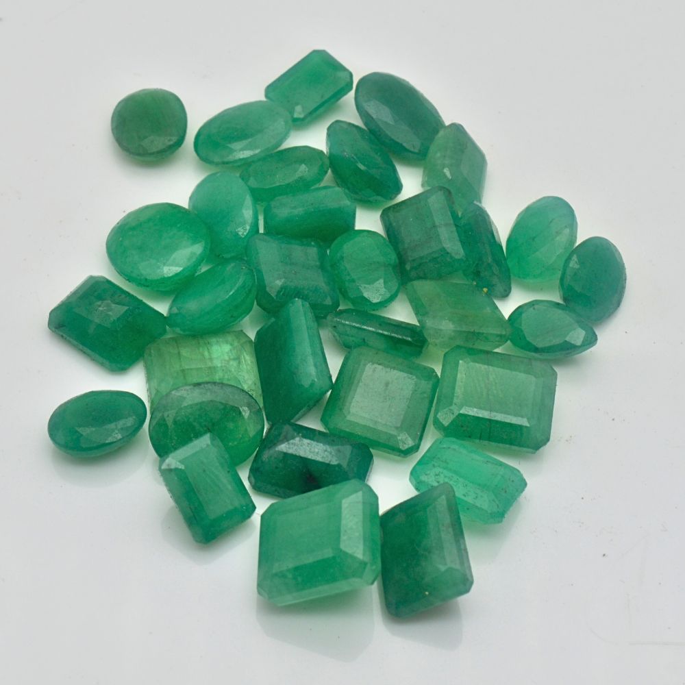 Natural Sapota Emerald Rectangle Shape Fine Quality Loose Gemstone at Wholesale Rates (Rs 350/Carat)
