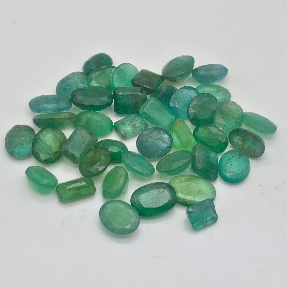 Natural Sapota Emerald Oval Shape Fine Quality Loose Gemstone at Wholesale Rates (Rs 350/Carat)