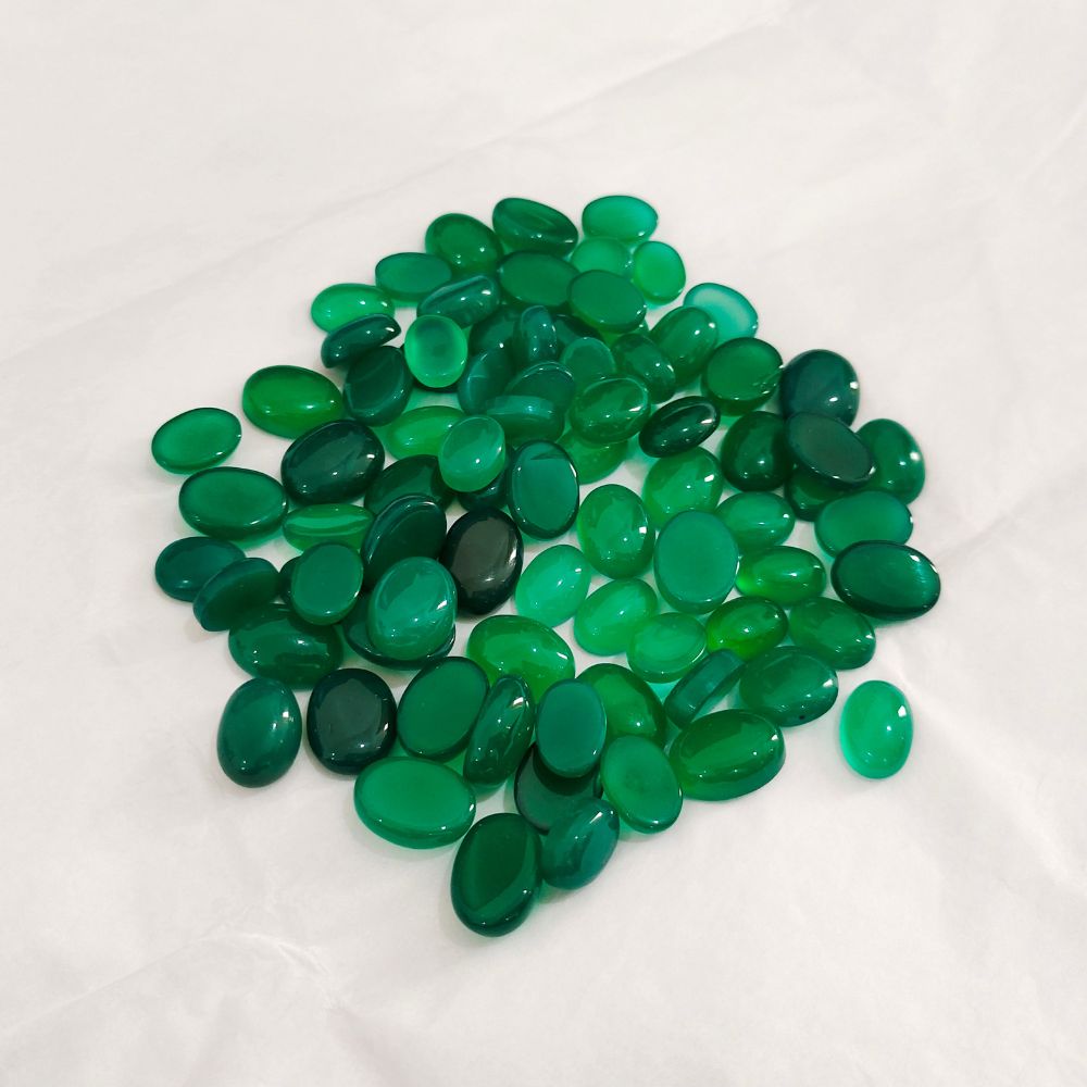 Natural Green Onyx Cabochon Oval Shape Fine Quality Loose Gemstone at Wholesale Rates (Rs 20/Carat)