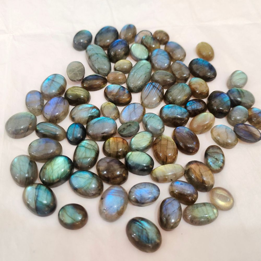 Natural Labradorite Cabochon Oval Shape Fine Quality Loose Gemstone at Wholesale Rates (Rs 20/Carat)